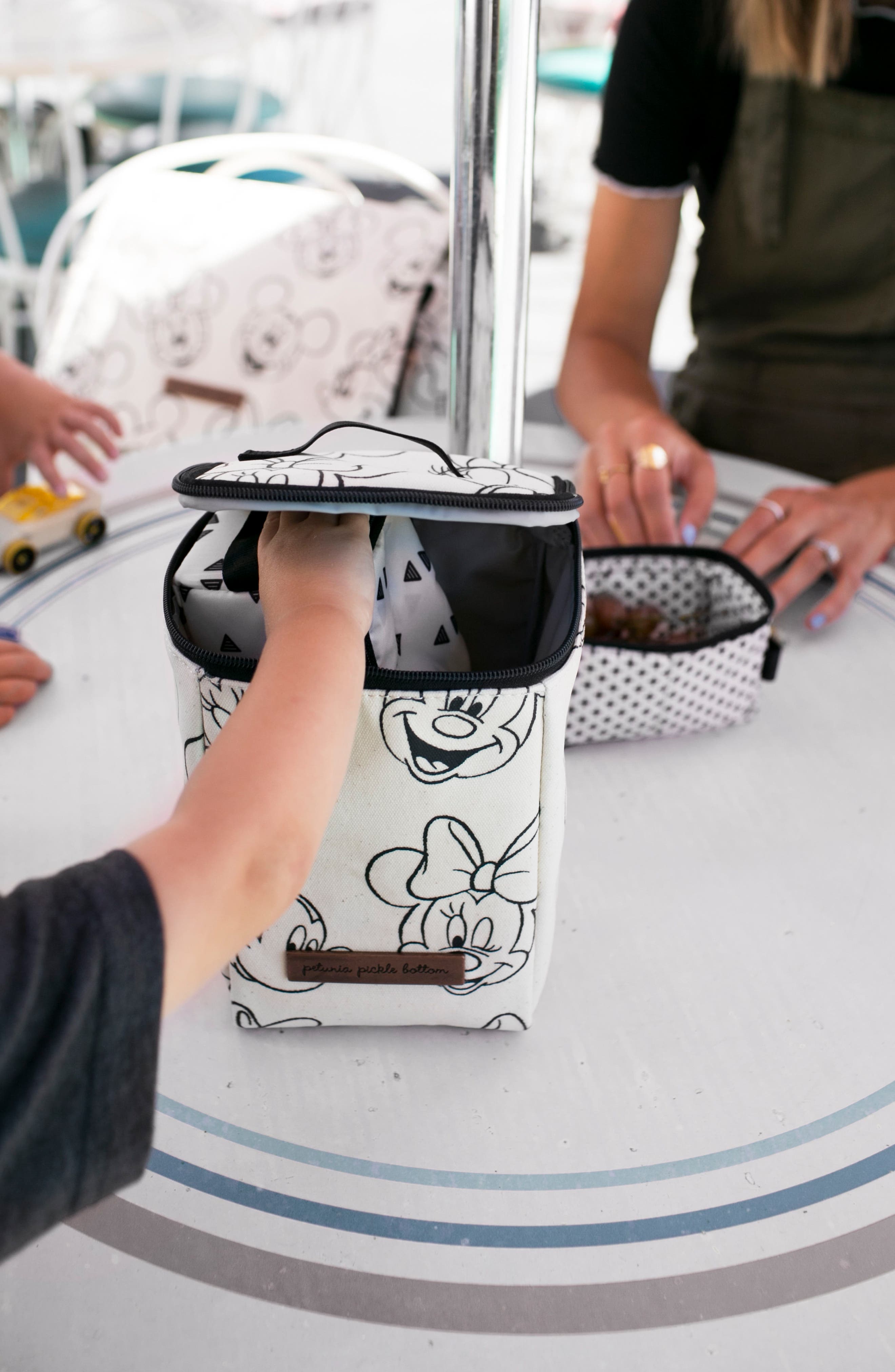 petunia pickle bottom cooler