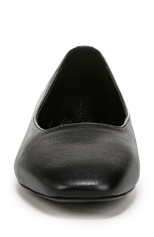 Shop Naturalizer Chelsea Flat In Black