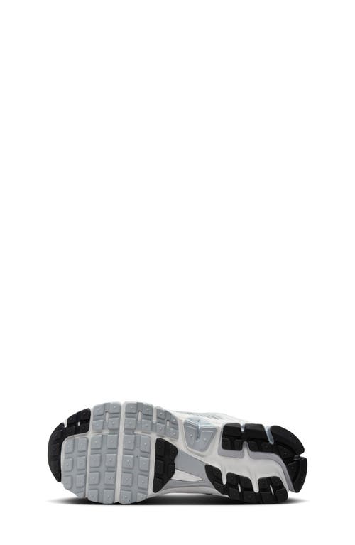 Nike Zoom Vomero 5 Sneaker In Platinum/metallic Silver