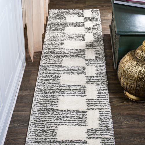 Jonathan Y Petra Abstract Stripe Geometric Shag Area Rug In White/gray