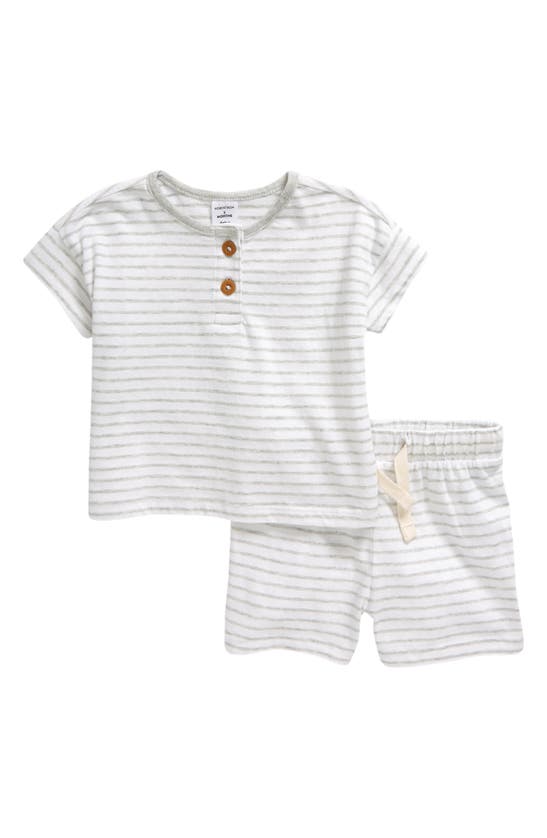 Nordstrom Babies' Stripe Cotton Henley T-shirt & Shorts Set In White And Light Grey Stripe