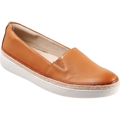 Trotters Destiny Flat- Brown