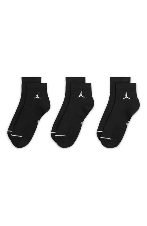 Shop Jordan Assorted Pack Of 3 Everyday Ankle Socks In Black/white