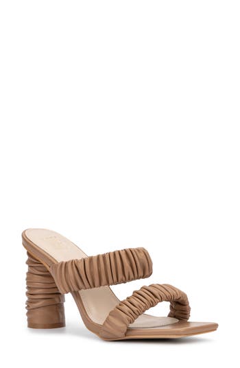 NEW YORK AND COMPANY NEW YORK AND COMPANY FAINA RUCHED STRAP SANDAL 