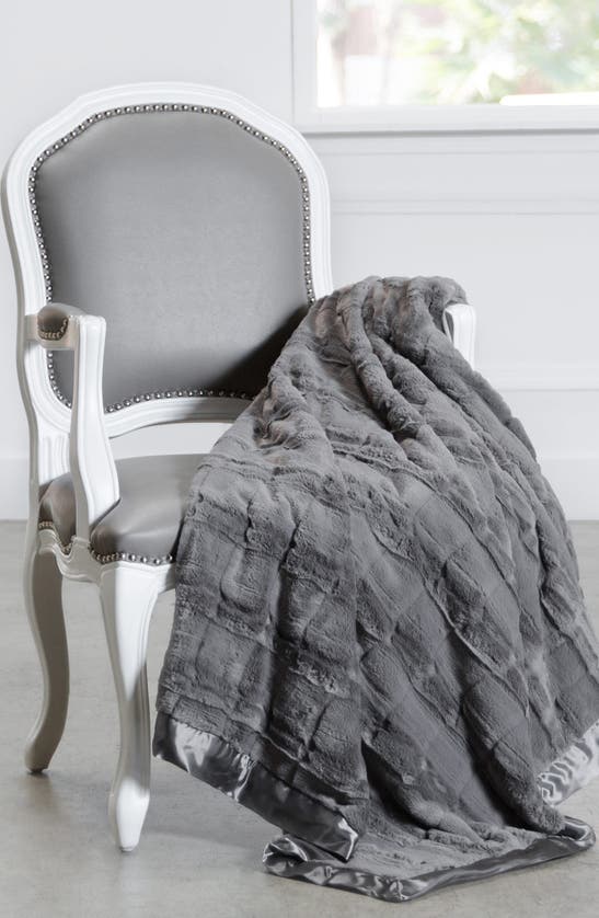 Giraffe At Home Luxe Waterfall Extra Large Throw Blanket In Charcoal