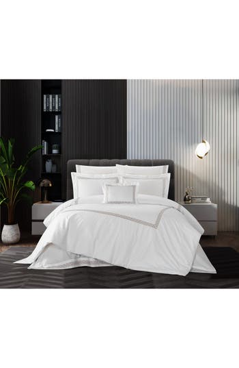Chic Crete Hotel Inspired Design 8-piece Comforter Set In White