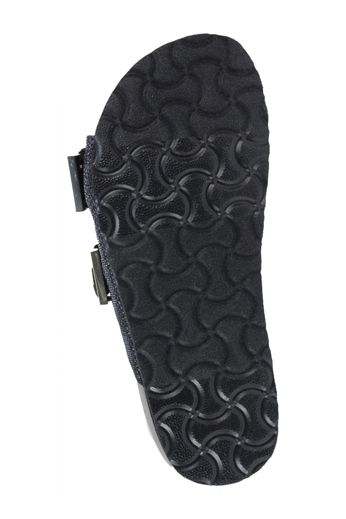 white mountain horizon sandals