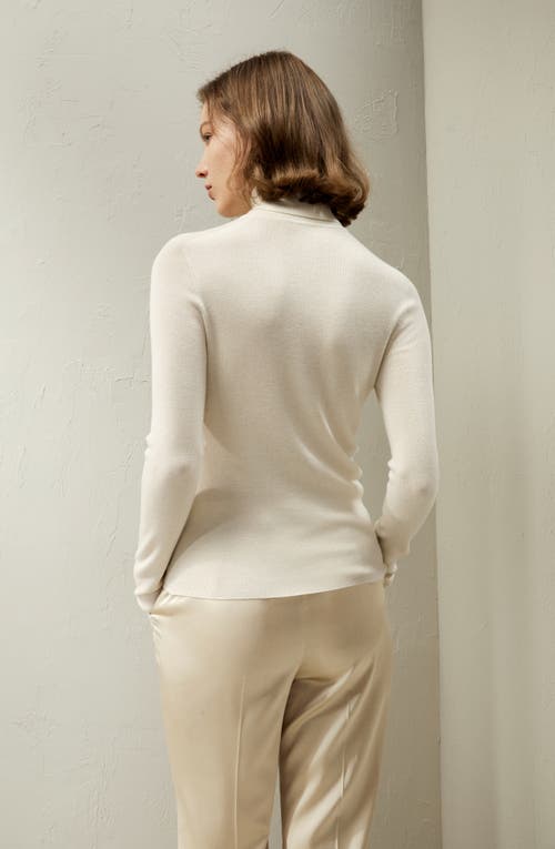Lilysilk Seamless Silk-cashmere Blend Turtleneck Sweater In White