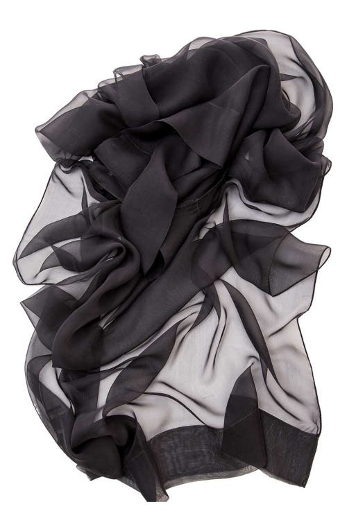 Elizabetta Carmen In Black