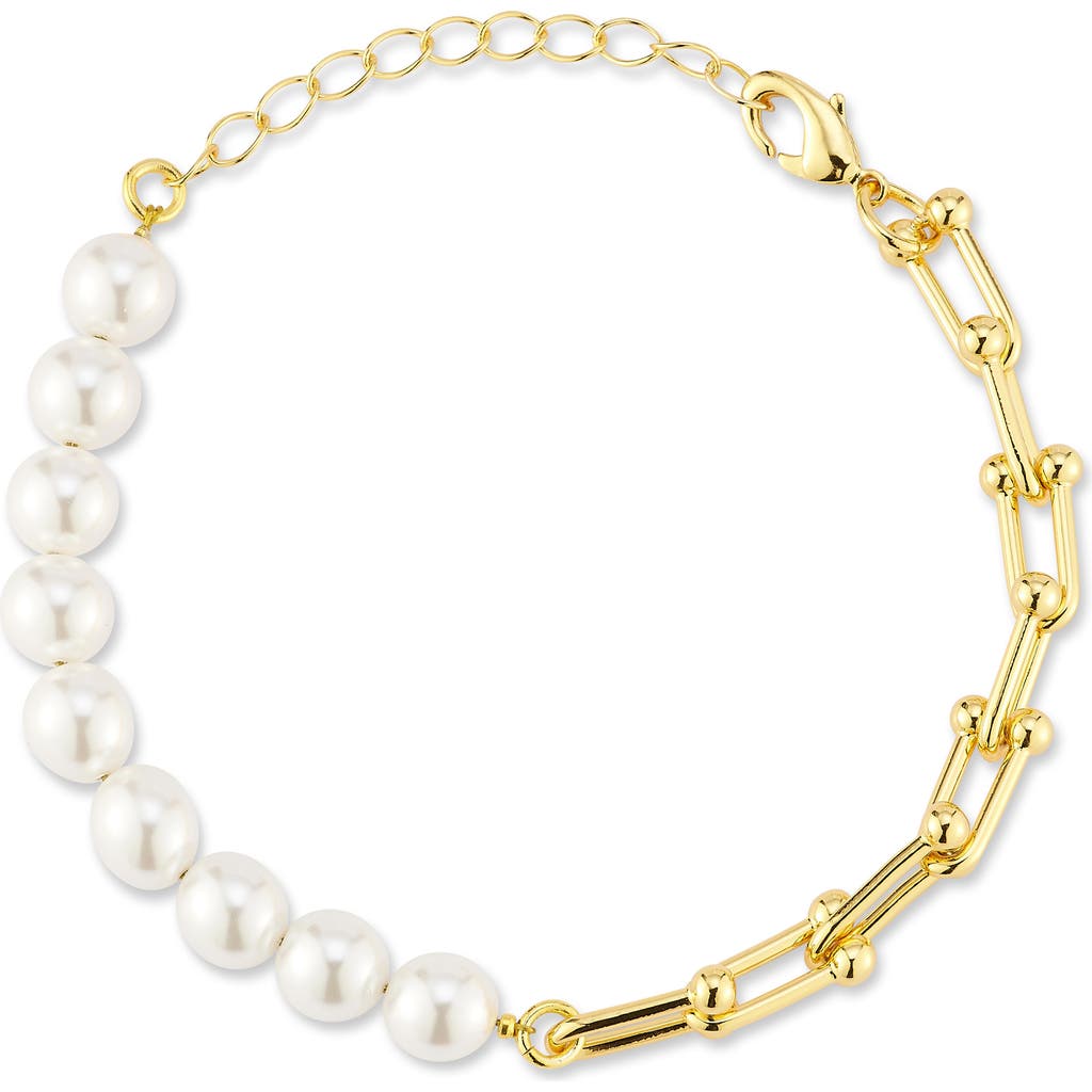 Chloe & Madison Chloe And Madison 8mm Cultured Pearl & Stirrup Link Bracelet In Gold