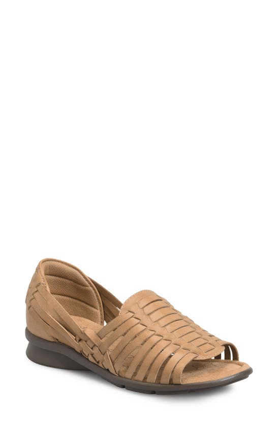 Comfortiva Putnam Woven Sandal In New Caramel