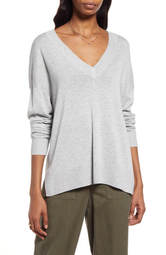 Treasure & Bond V-neck Sweater In Grey Heather