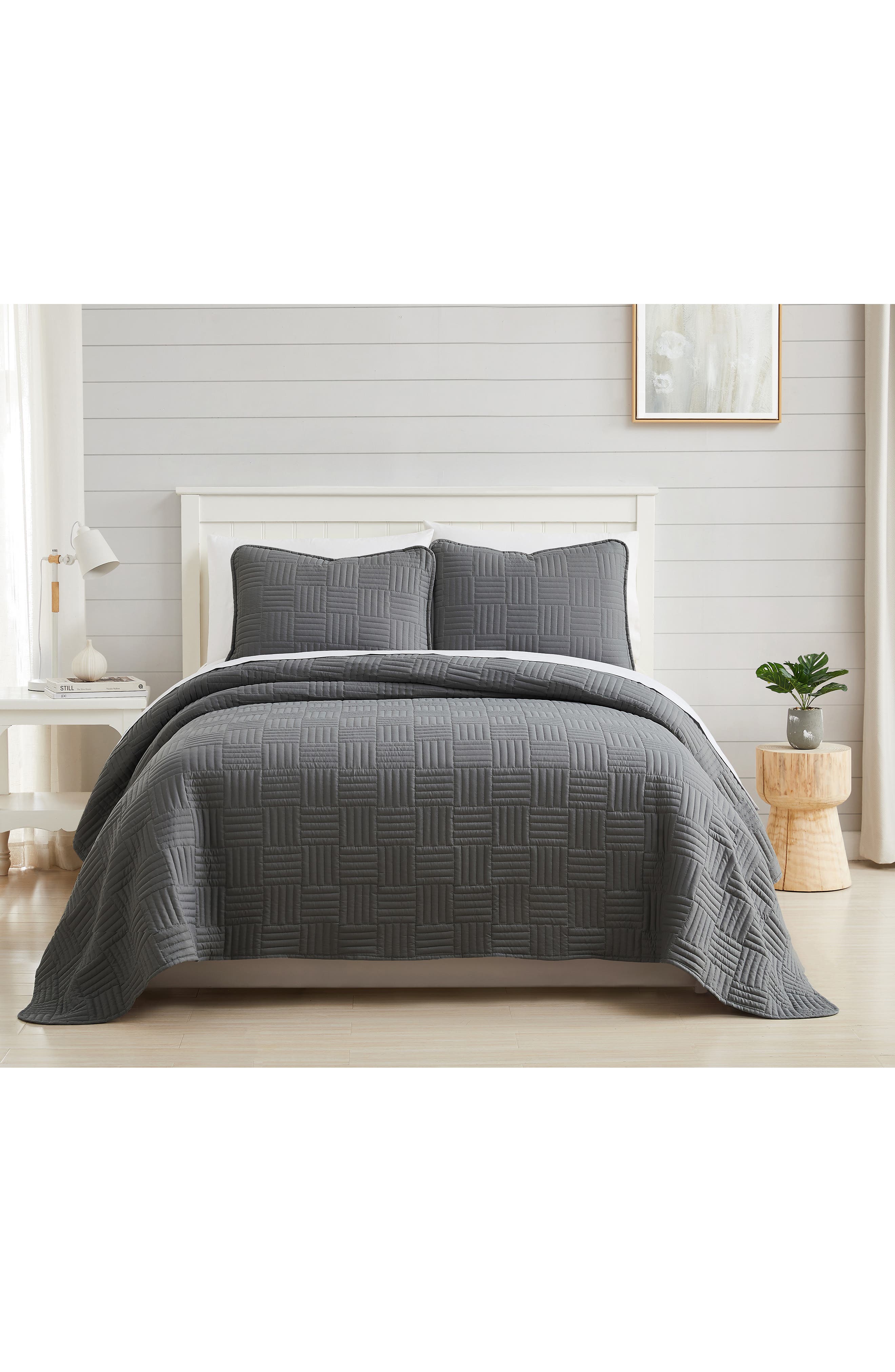 Southshore Fine Linens Holiday Harmony Oversized Quilt Set