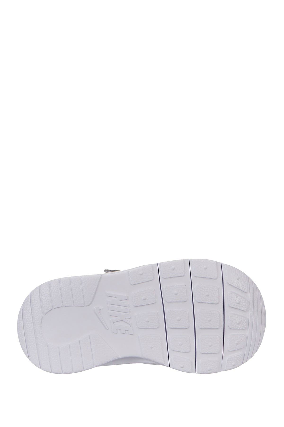 nike tanjun sandals nordstrom rack