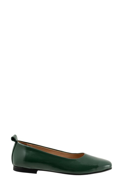 Shop Bueno Elizabeth Flat In Hunter Green Patent