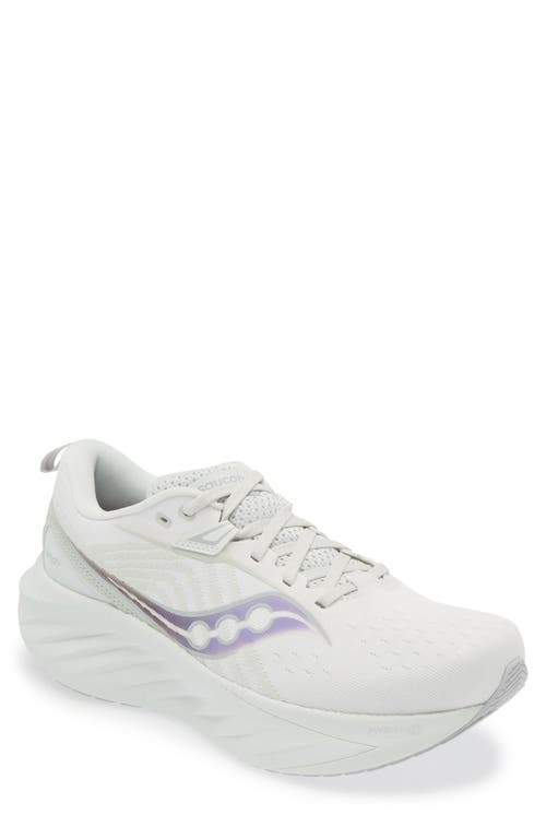 Saucony Triumph 22 Running Shoe In White/foam