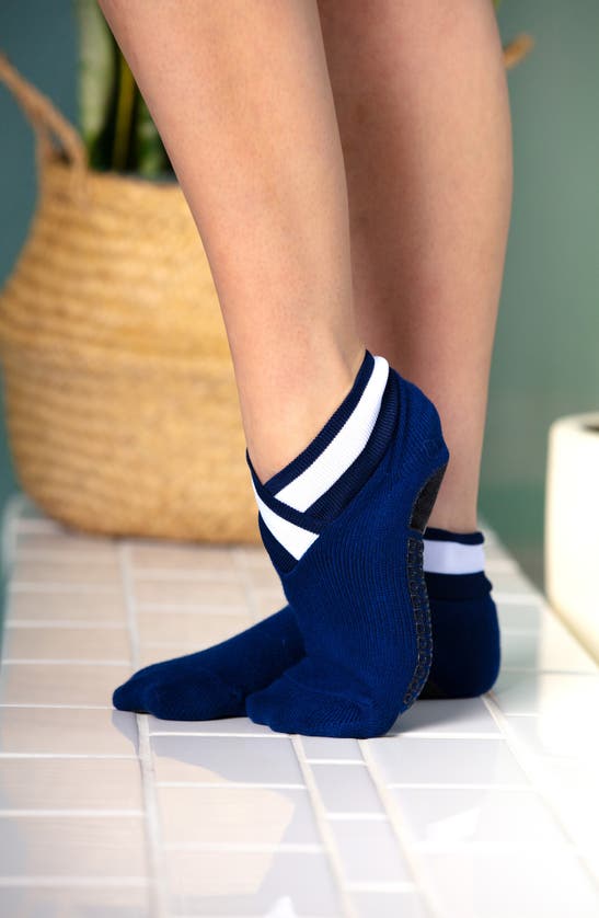 Arebesk Varsity Assorted 2-pack Ankle Grip Socks In Black - Navy