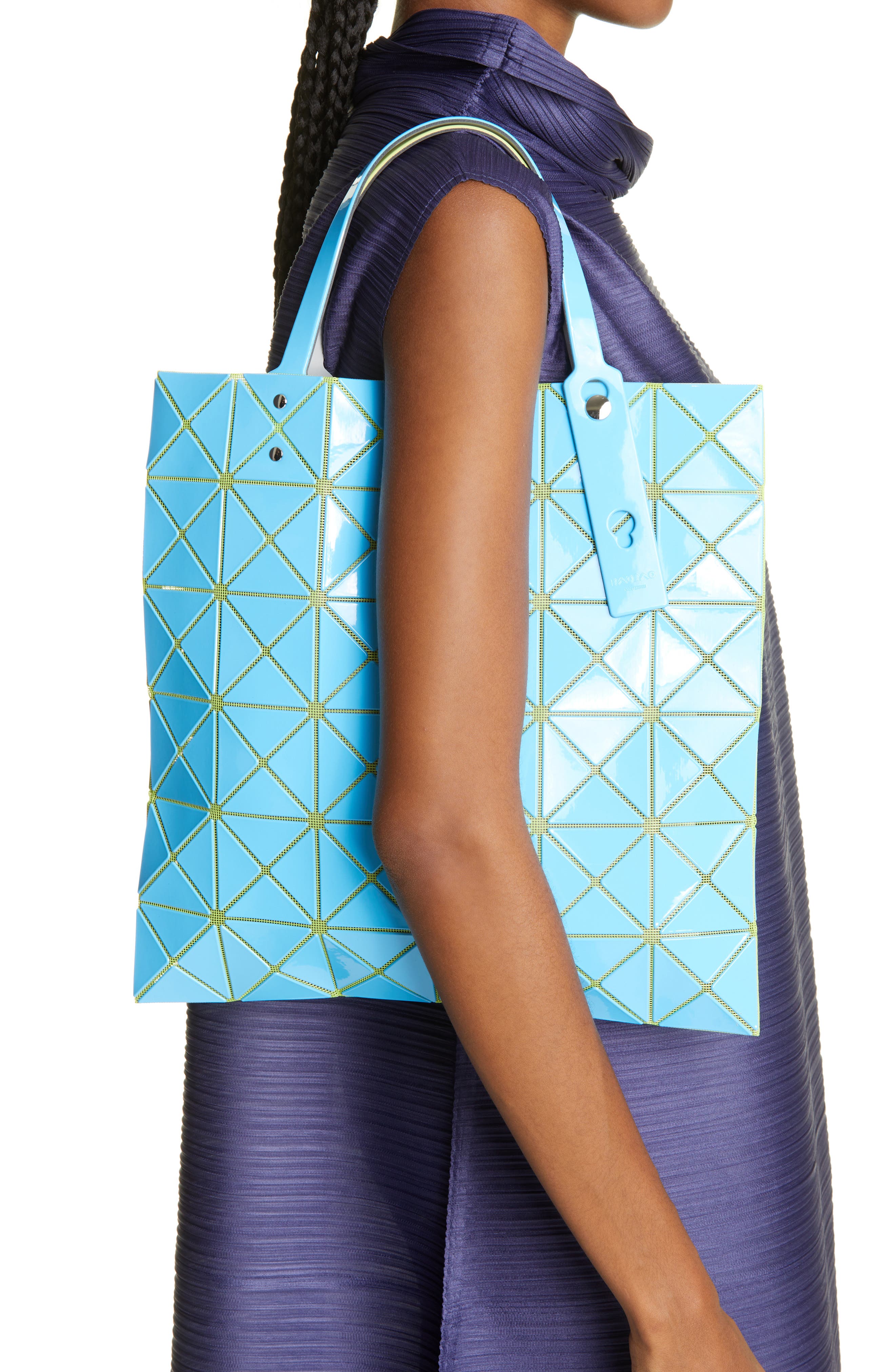 Bao Bao Issey Miyake Lucent Boxy metallic tote bag - Blue