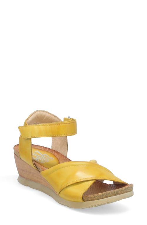 Sofie Wedge Sandal in Ochre