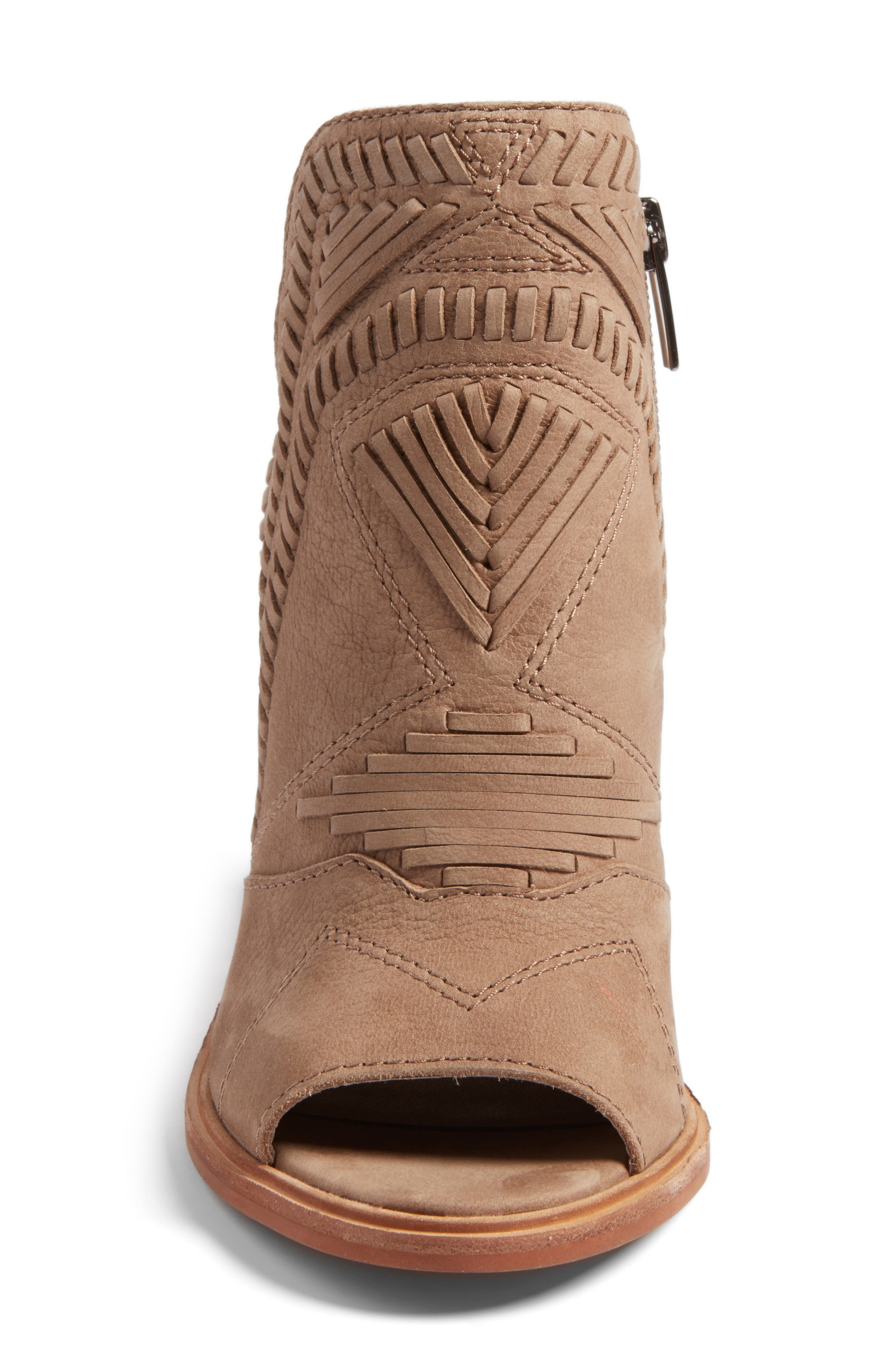 karinta block heel bootie