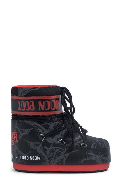 shiny black moonboots <3  Moon boots, Shiny shoes, Funky shoes
