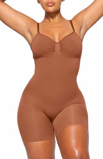 SKIMS Kim Kardashian Bodysuit Mid Thigh Open Gusset Medium Beige NWOT