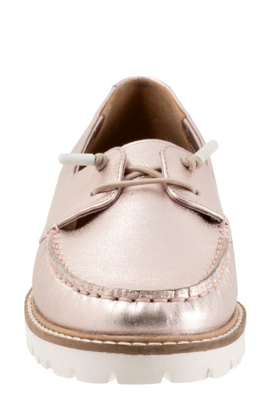 Shop Trotters Farah Boat Shoe In Rose Gold