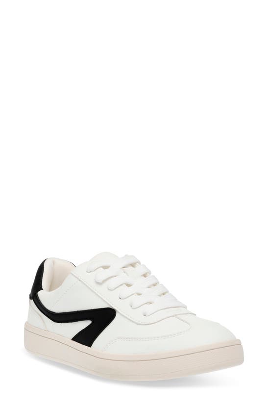 Dolce Vita Voyage Sneaker In Black White