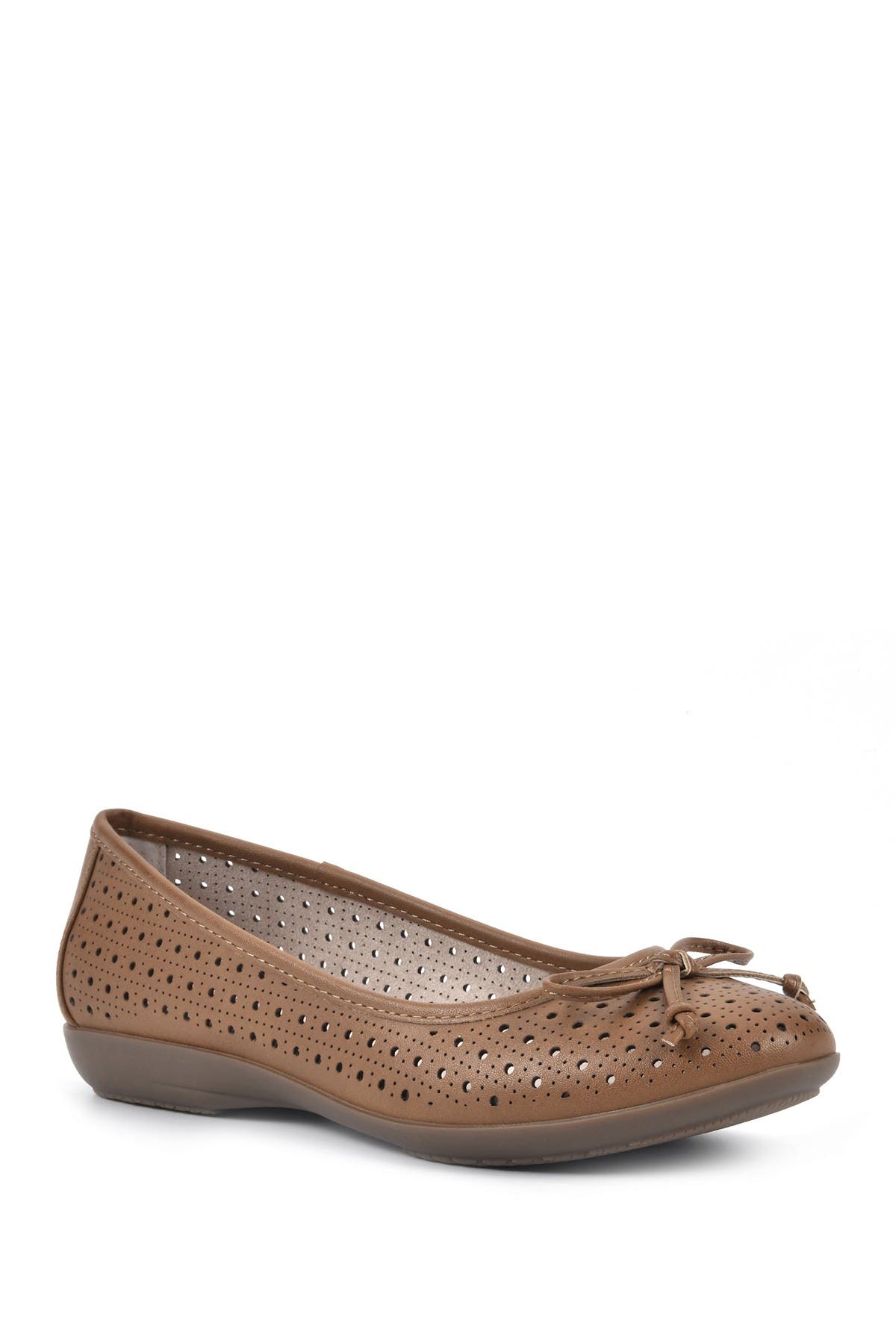 white mountain ballet flat