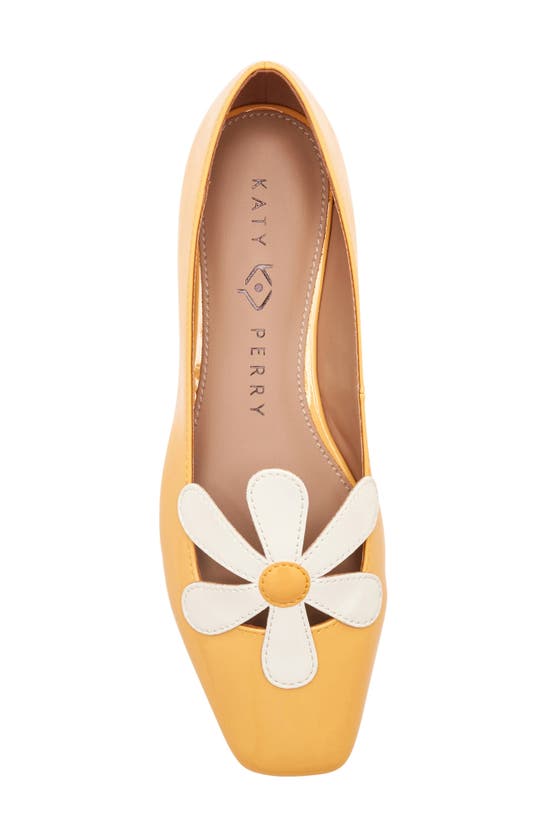 Shop Katy Perry The Evie Daisy Flat In Pineapple