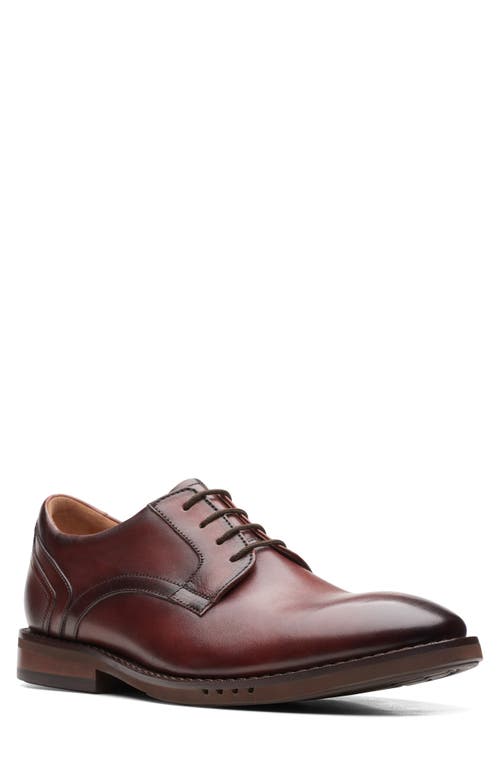 Clarks(r) Un Hugh Plain Toe Derby in Brown Leather