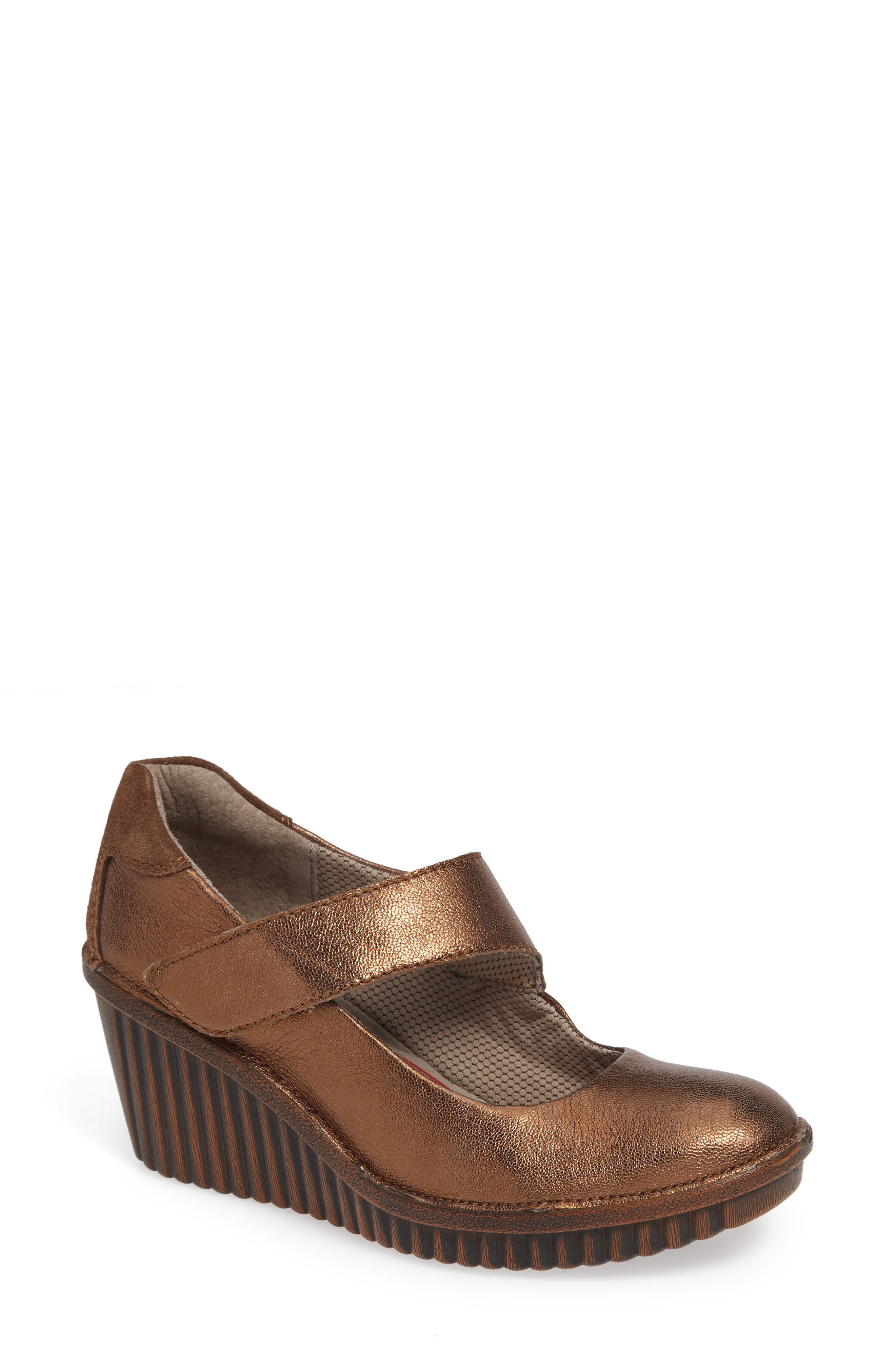 Bionica Darva Wedge Pump, Metallic