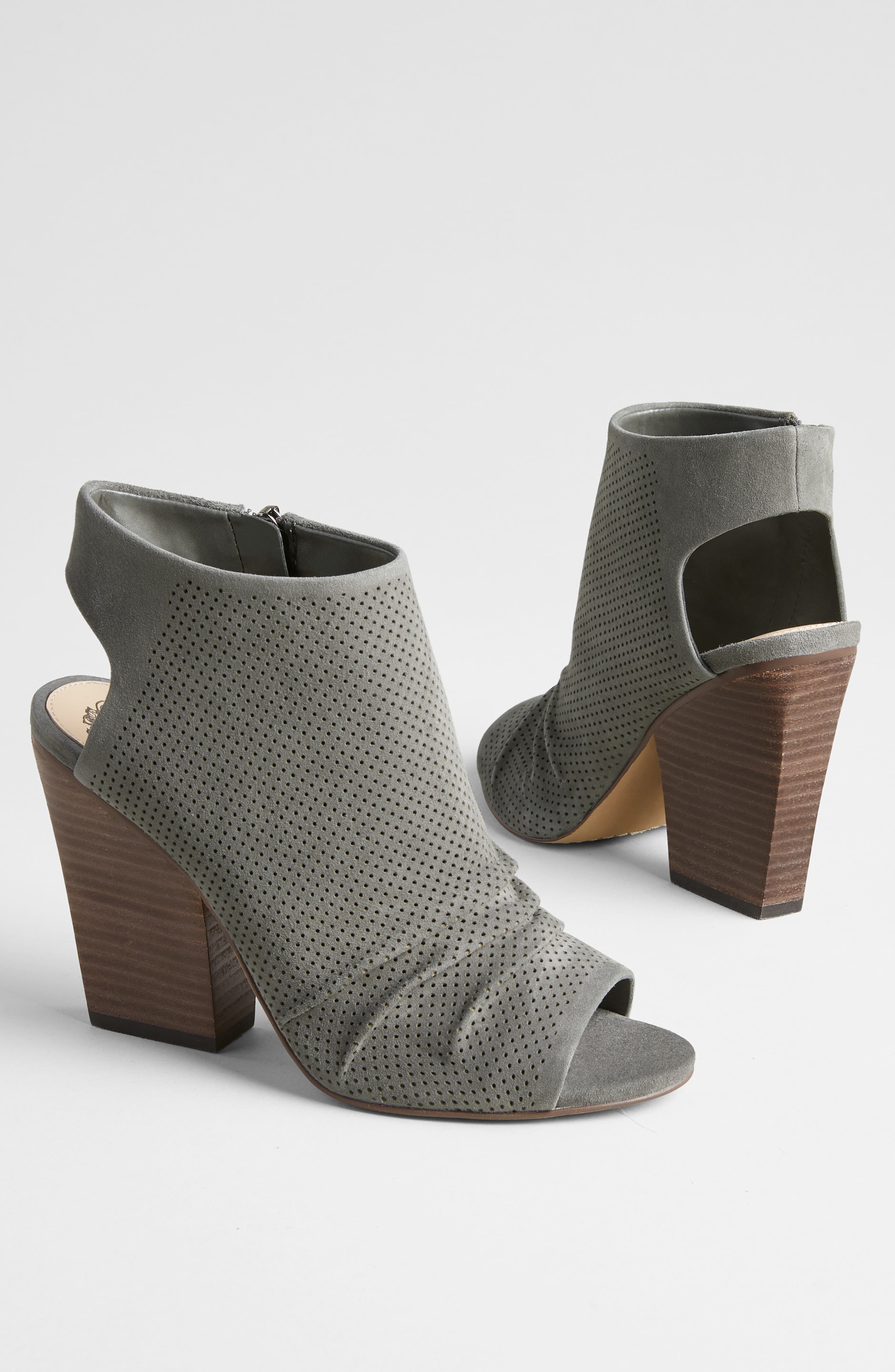 vince camuto kentvi bootie