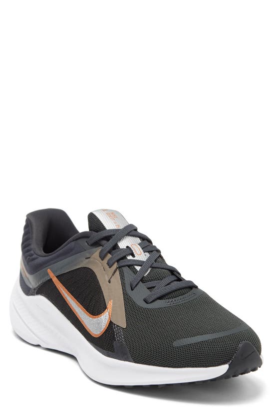 Nike Quest 5 Sneaker In Smoke Grey/ Silver/ Grey
