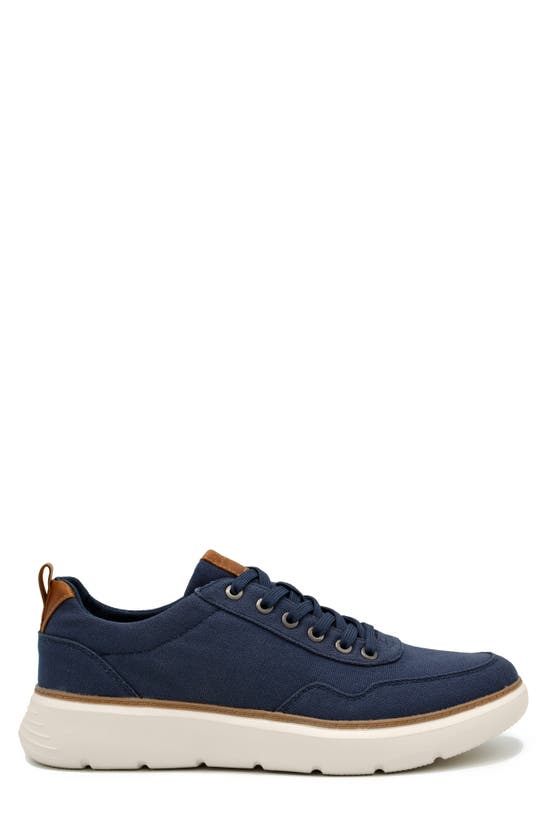 Delo Go Green Low Top Sneaker In Navy