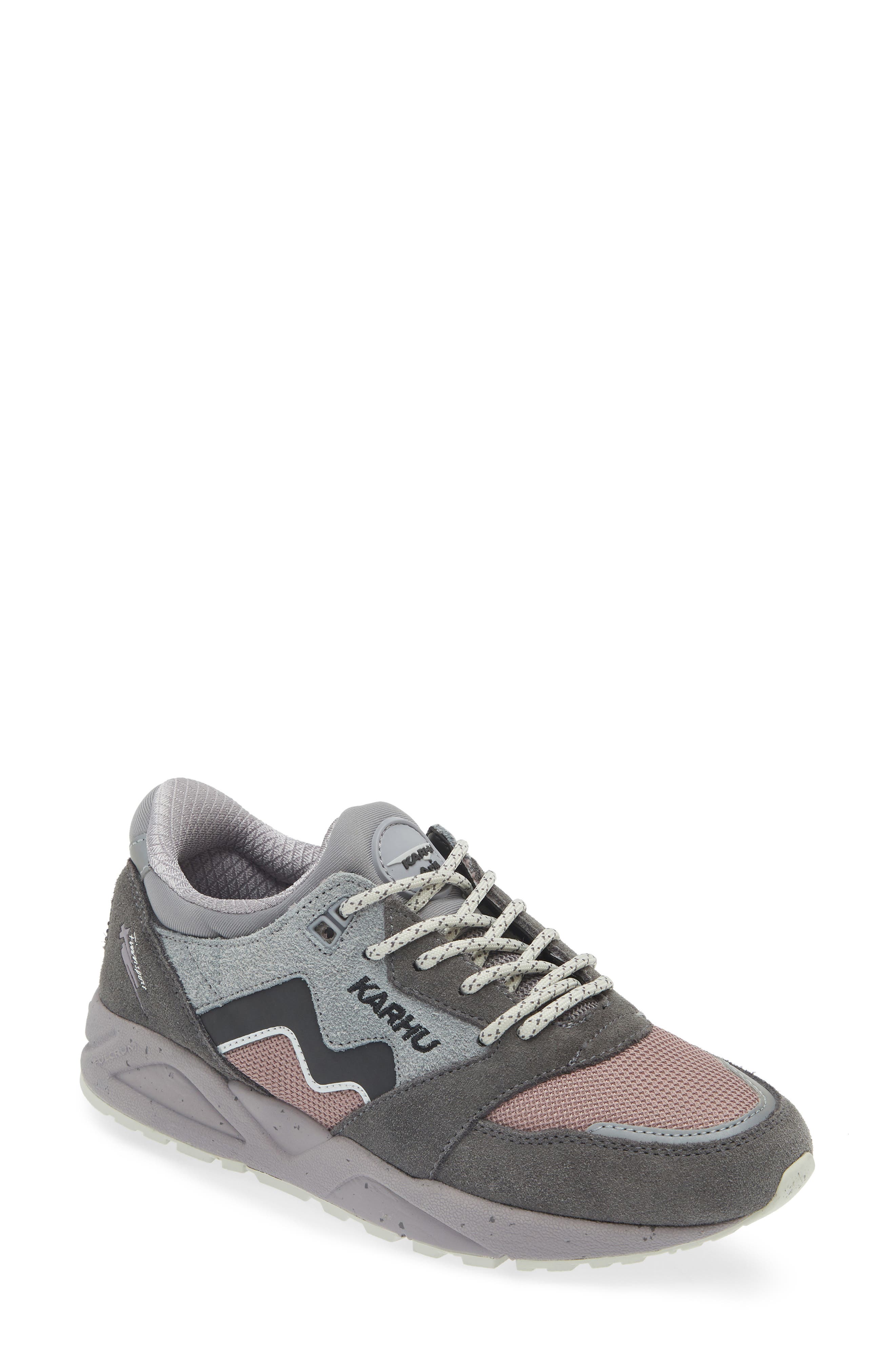 Karhu Gender Inclusive Aria 95 Sneaker in Smoked Pearl /Caviar 