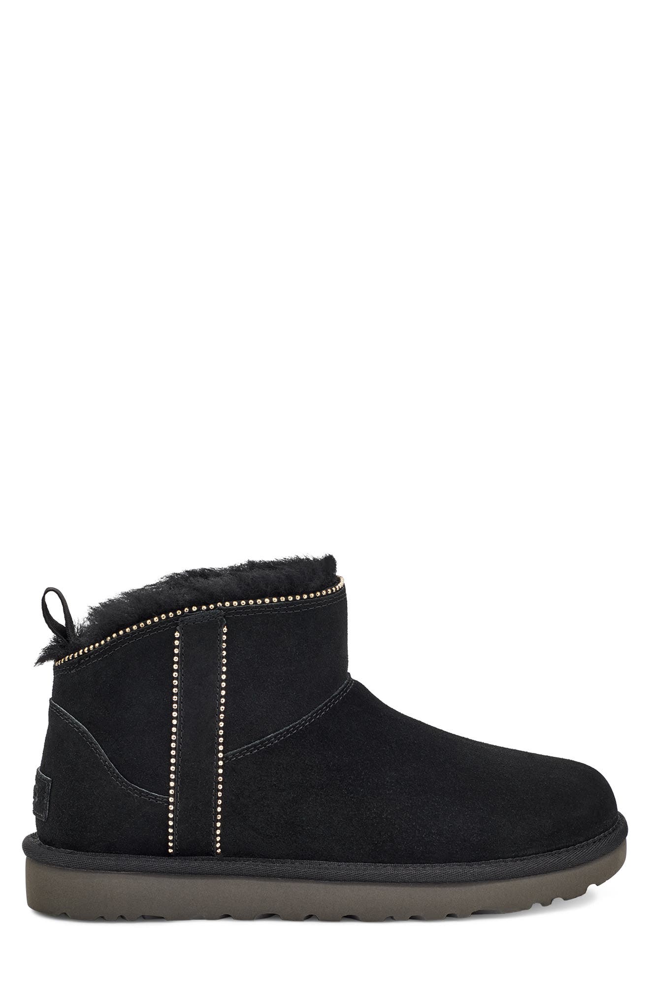 black uggs low top