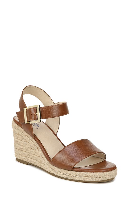 LIFESTRIDE SHOES TANGO WEDGE SANDAL