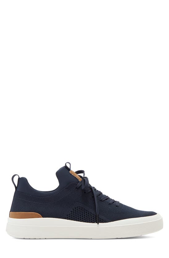 Steve Madden Pisces Sneaker In Navy