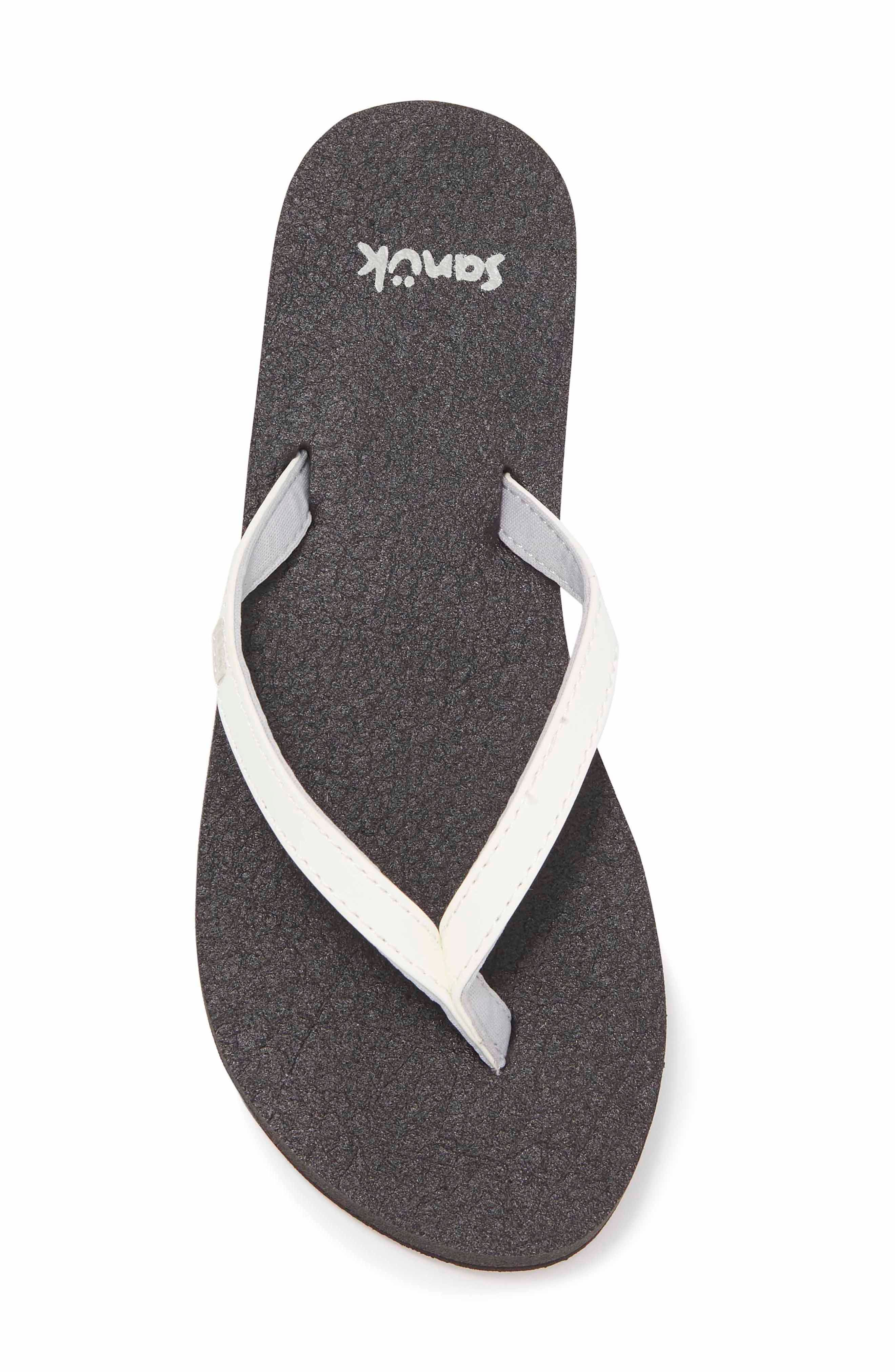 nordstrom rack sanuk flip flops