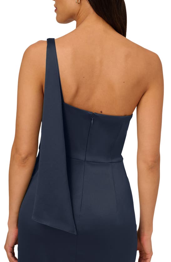 ADRIANNA PAPELL ADRIANNA PAPELL PLEAT ONE-SHOULDER CREPE COCKTAIL DRESS