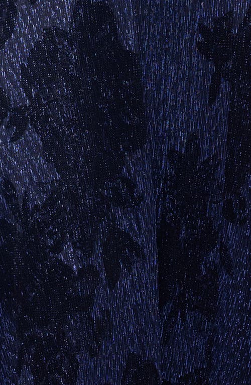 Betsy & Adam Plus Size Crinkle Sleeveless V-neck Gown In Navy/black