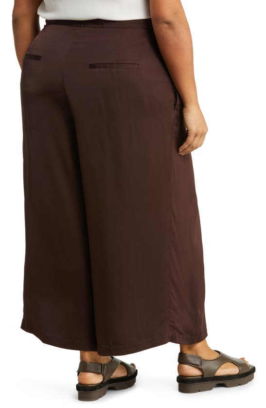 Vince Satin Pleated-front Wide-leg Crop Pants In Blk Truffle