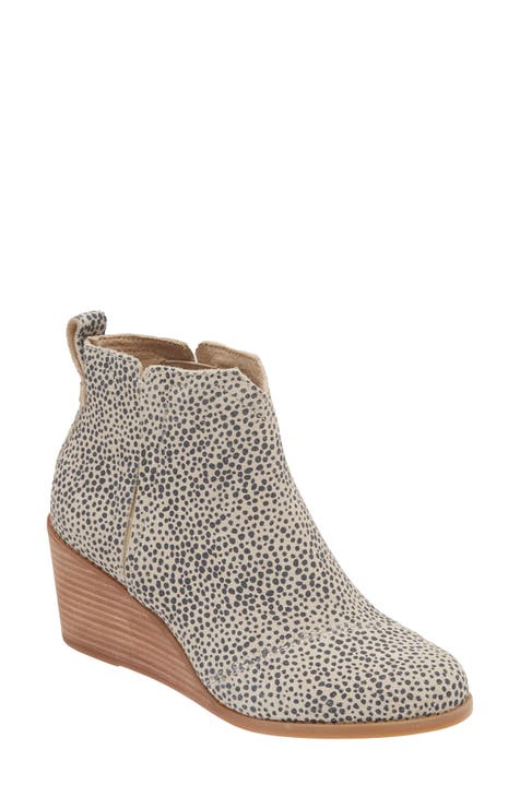 Tan deals wedge booties