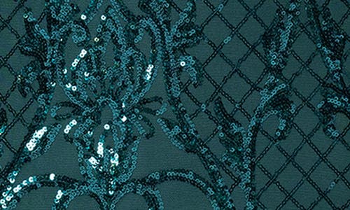 BETSY & ADAM BETSY & ADAM SEQUIN LONG SLEEVE MERMAID GOWN 
