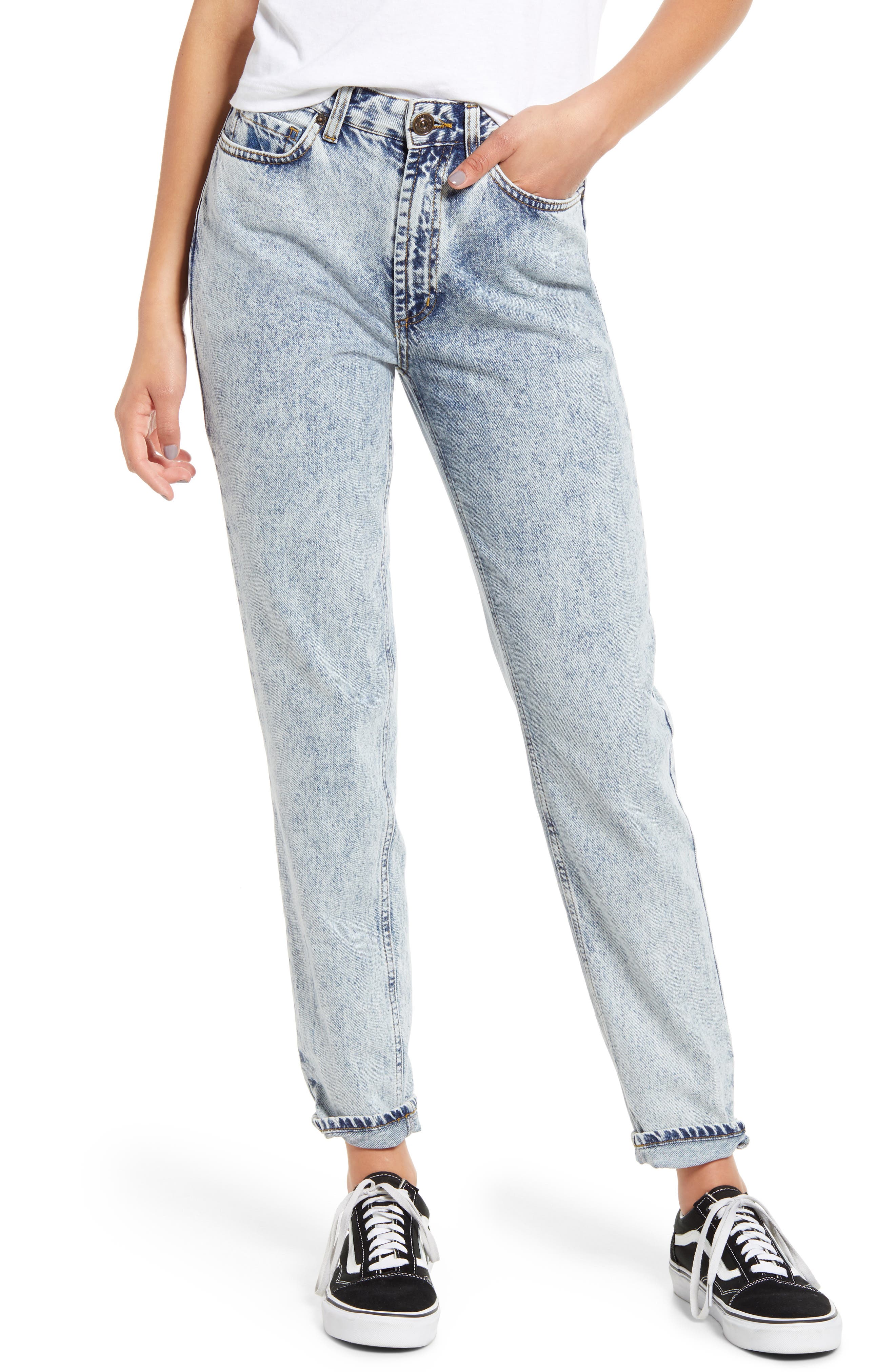 urban outfitters ripped mom jeans