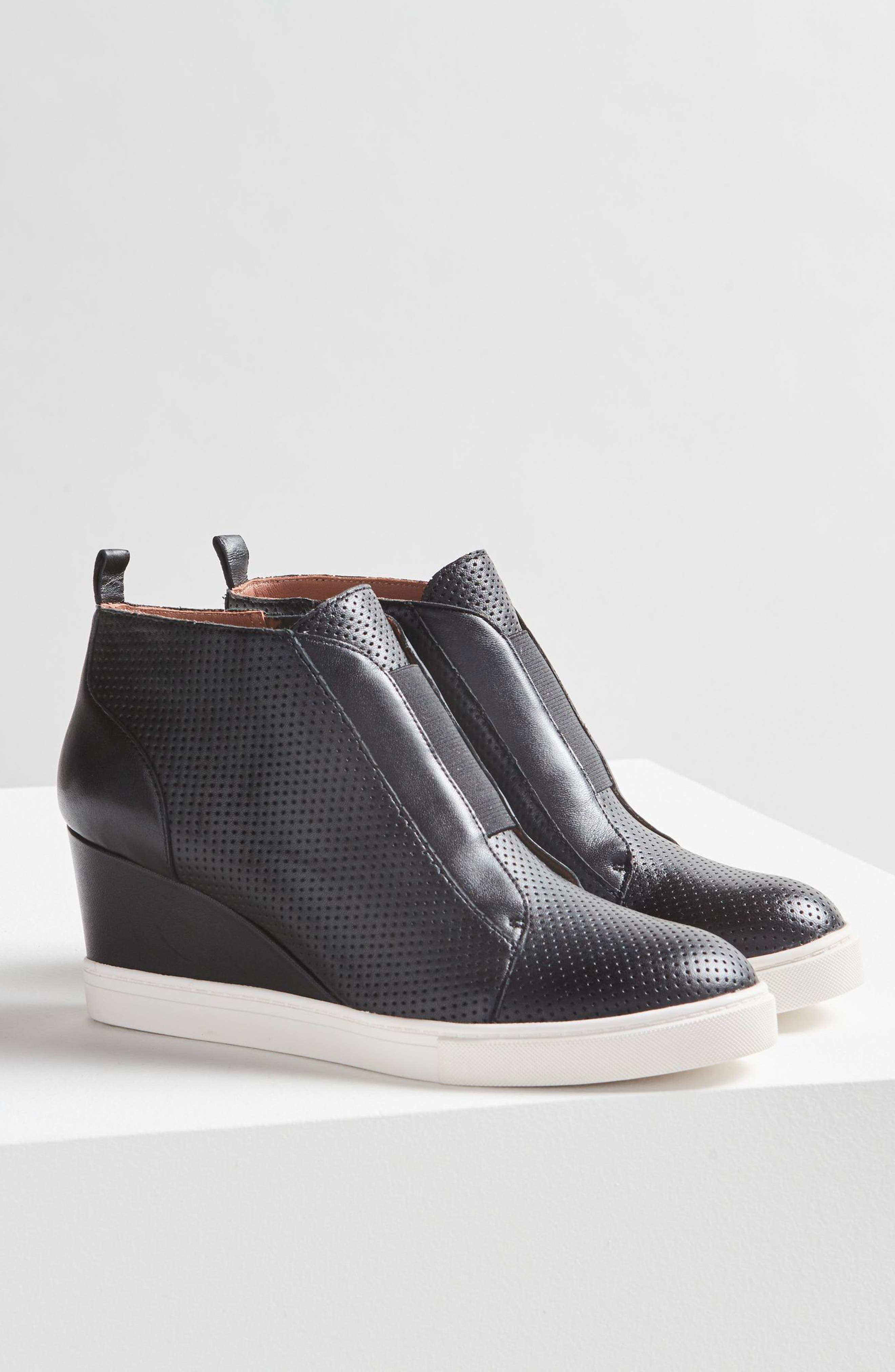 linea paolo wedge bootie