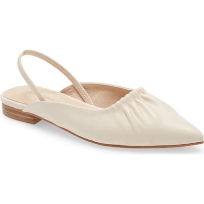 Intentionally Blank Into Pointed Toe Flat, Beige