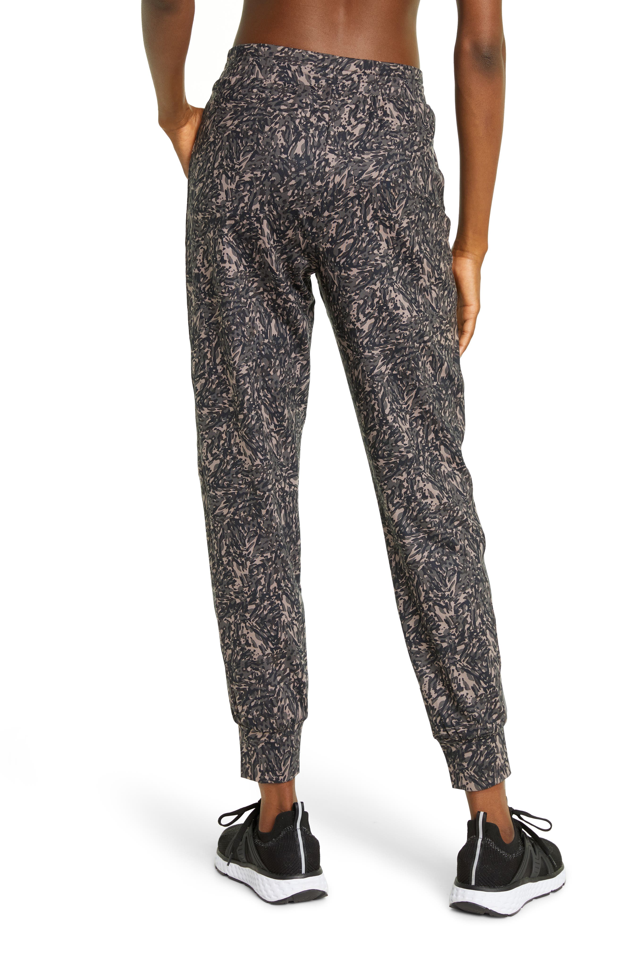 Zella Live In Pocket Joggers | Nordstrom