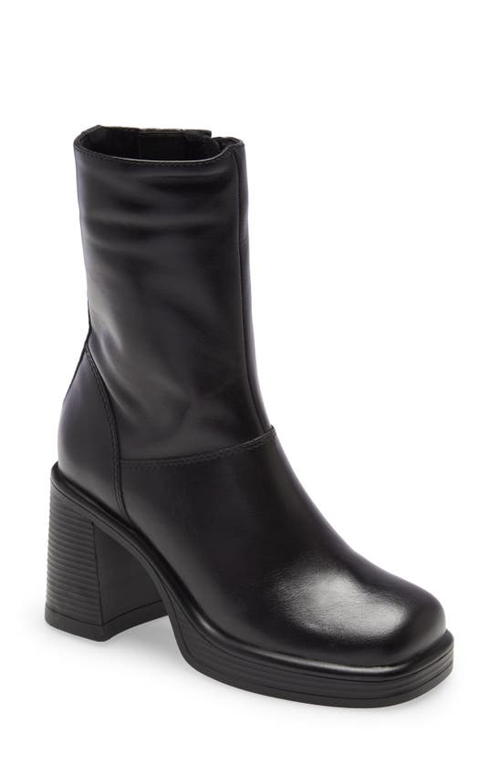 STEVE MADDEN FANTASIE PLATFORM BOOTIE